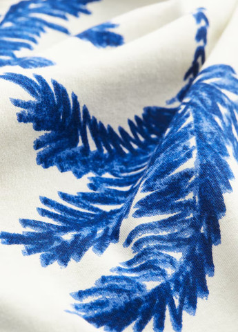 Белое кэжуал платье H&M с рисунком