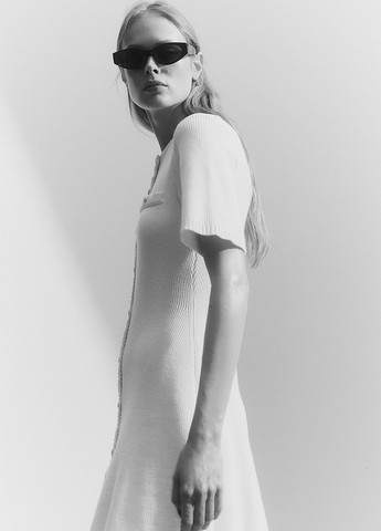 Кремова кежуал сукня кльош H&M однотонна