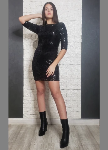 Чорна коктейльна сукня футляр Cherry koko однотонна