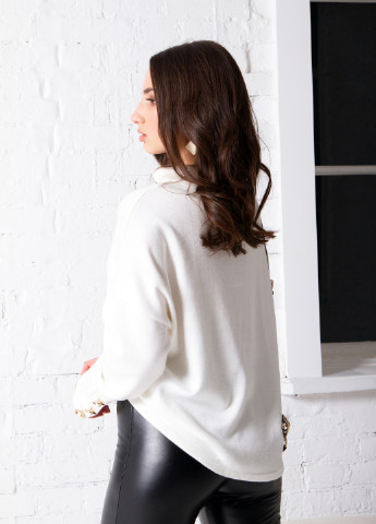 Молочний зимовий светр теплий жіночий оверсайз із перлинними гудзиками "seline" молочний InRed