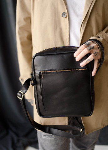 Практичная мужская сумка мессенджер ручной работы из натуральной кожи с легким матовым эффектом черного цвета Boorbon (253412643)
