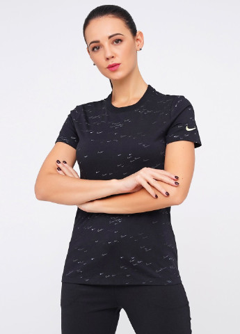 Чорна всесезон футболка Nike