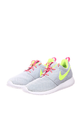 Світло-сірі всесезонні кросівки Nike