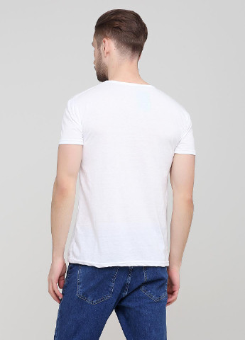Белая летняя футболка Exelen