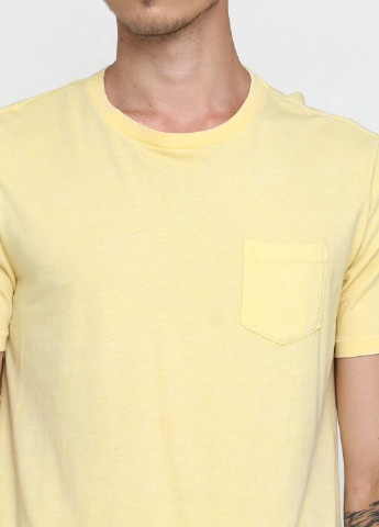 Желтая футболка Gap