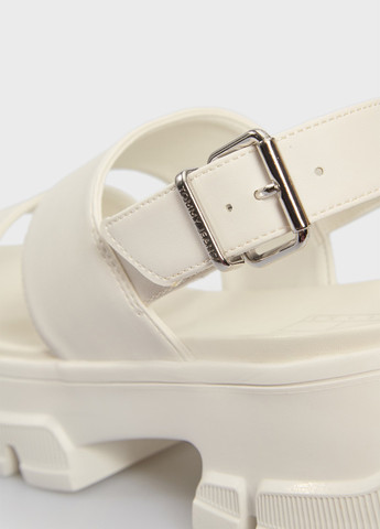 Молочные босоножки Tommy Jeans с ремешком на тракторной подошве, с логотипом