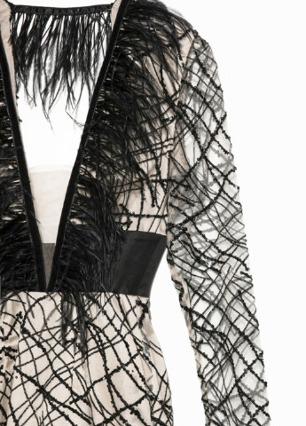 Бежевое коктейльное платье футляр Gepur с абстрактным узором
