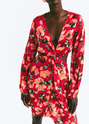 Красное кэжуал платье H&M с цветочным принтом