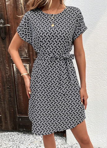 Черно-белое кэжуал платье SHEIN с абстрактным узором