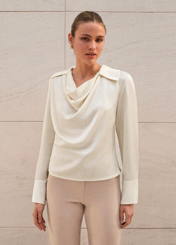 Молочная блуза SHEIN