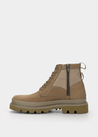 Оливковые осенние ботинки Clarks