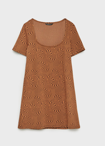 Коричневое кэжуал платье платье-футболка Stradivarius с абстрактным узором