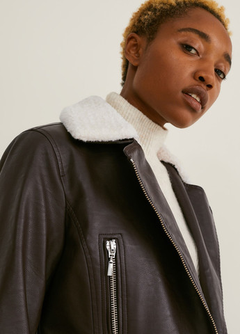 Темно-коричневая демисезонная куртка косуха C&A