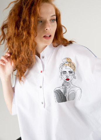 Белая демисезонная дизайнерская туника с вышивкой по груди: "девушка в думах" INNOE Блуза-туника