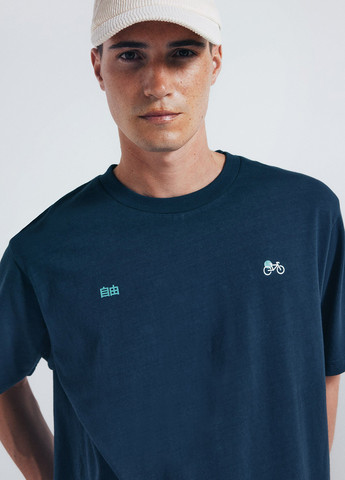 Темно-синя футболка Springfield