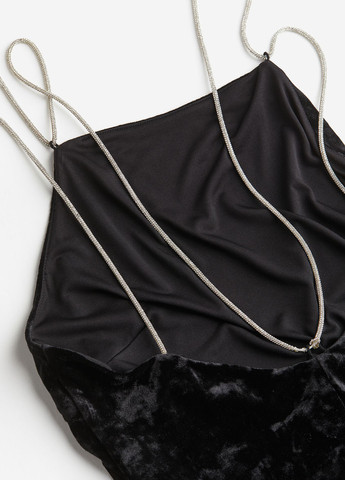 Черное вечернее платье с открытой спиной H&M однотонное