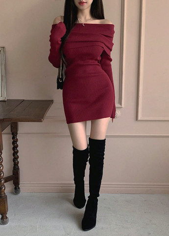 Бордовое кэжуал платье платье-свитер, с открытыми плечами SHEIN однотонное