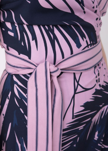 Розовое кэжуал платье на запах RicaMare с абстрактным узором