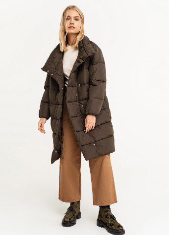 Оливковая (хаки) зимняя пальто befree