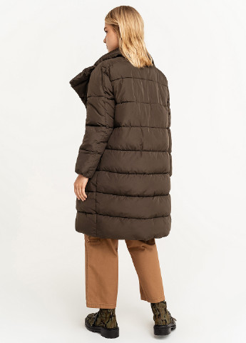 Оливковая (хаки) зимняя пальто befree