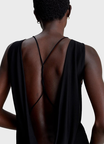 Чорна вечірня сукня з відкритою спиною Calvin Klein однотонна