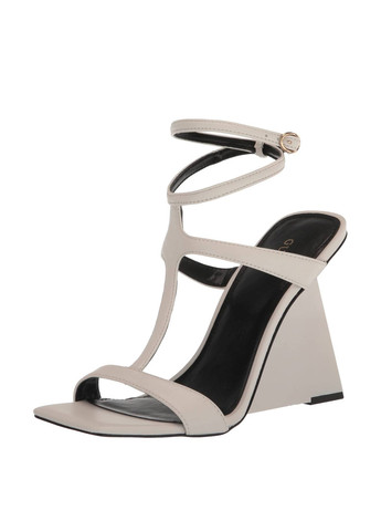 Белые босоножки Guess с ремешком