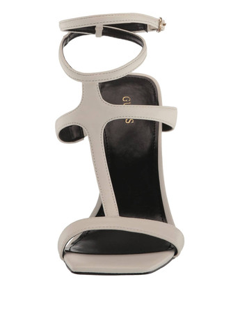 Белые босоножки Guess с ремешком