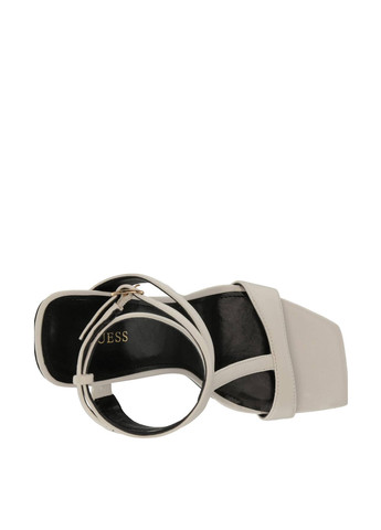 Белые босоножки Guess с ремешком