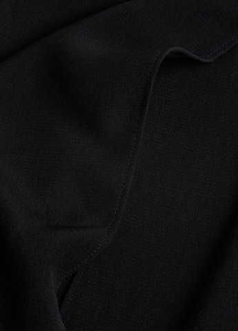 Черное кэжуал платье на запах H&M однотонное