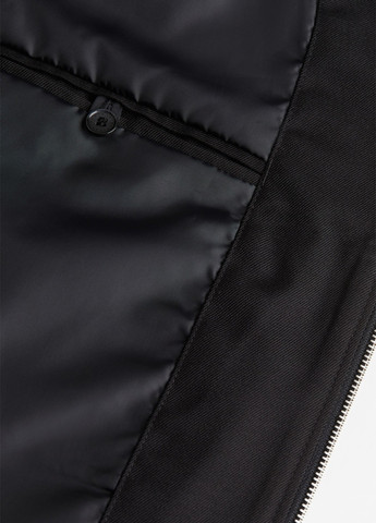 Черная демисезонная куртка H&M