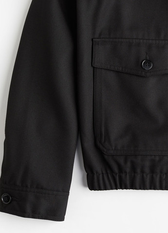 Черная демисезонная куртка H&M