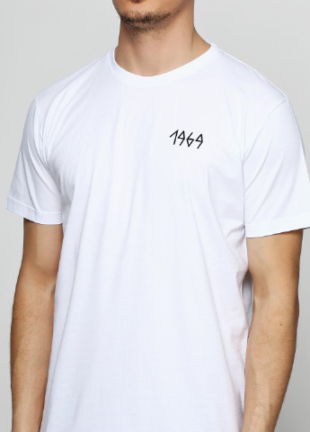 Біла футболка Dobermans Aggressive