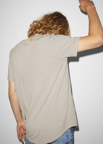 Бежевая футболка C&A