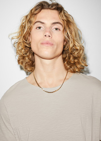 Бежевая футболка C&A