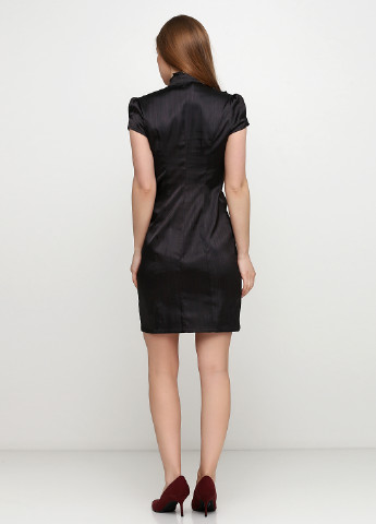 Черное коктейльное платье футляр Fashion однотонное