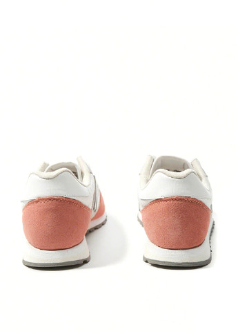 Персиковые демисезонные кроссовки New Balance 520 Sneakers