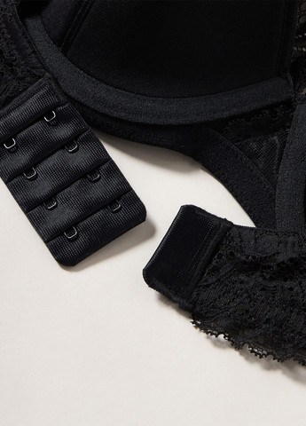 Чёрный бюстгальтер Emporio Armani с косточками полиамид