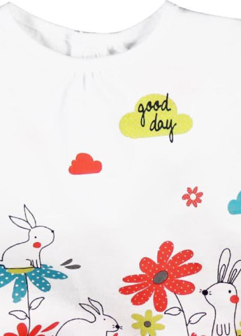 Белый демисезонный костюм (футболка, шорты) Boboli