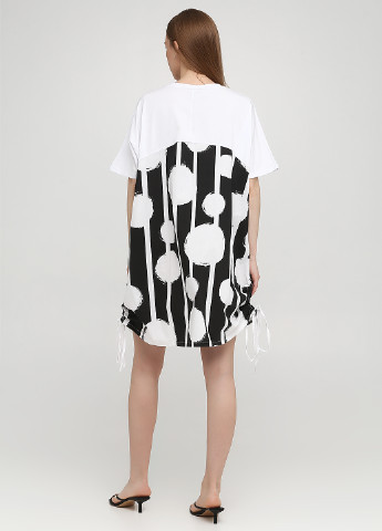 Білий кежуал сукня оверсайз, сукня-футболка 158С з абстрактним візерунком