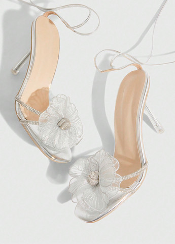 Серебряные босоножки SHEIN на завязках с аппликацией, со стразами