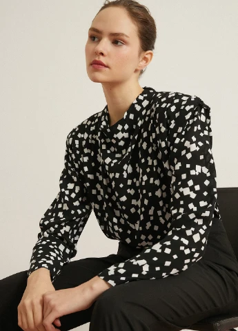 Чёрная блуза KOTON