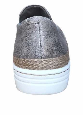 Серые слипоны Clarks с белой подошвой однотонные