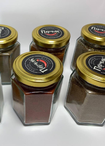 Подарунковий набір мелених перців у скляних банках. No Brand (251407705)