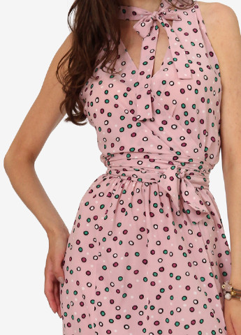 Светло-розовое кэжуал платье клеш Lila Kass в горошек