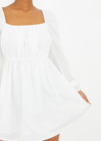Білий кежуал сукня кльош PrettyLittleThing однотонна