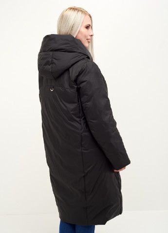 Черная зимняя куртка OMMEITT