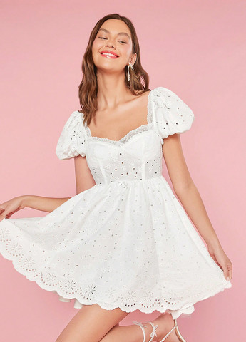 Белое кэжуал платье клеш, с открытой спиной SHEIN однотонное