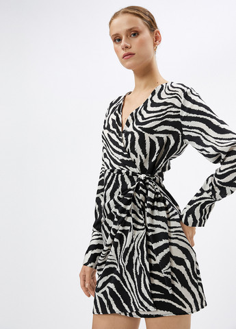Черно-белое кэжуал платье на запах KOTON зебра