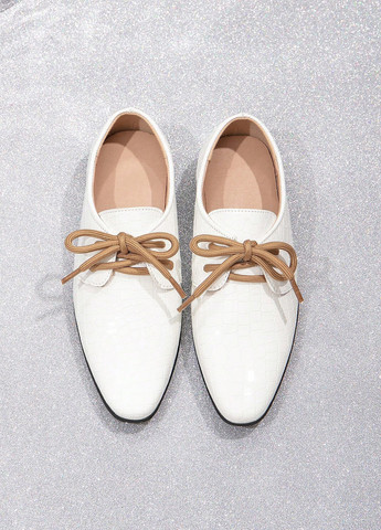 Белые туфли со шнурками SHEIN