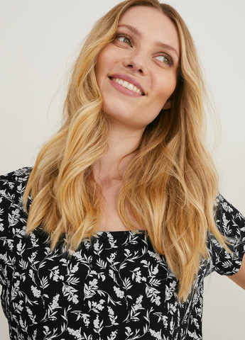 Черное кэжуал платье платье-футболка C&A с цветочным принтом